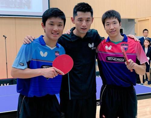 次夸张摔倒 次夸张摔倒